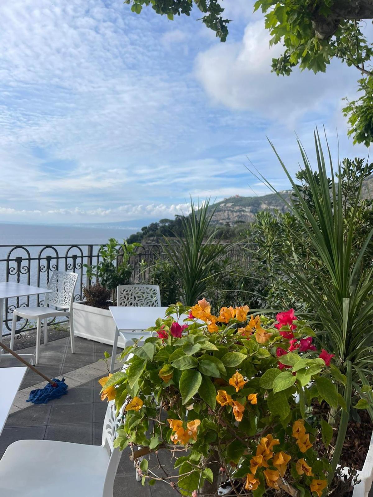 Hotel Klein Wien Piano di Sorrento Exterior photo